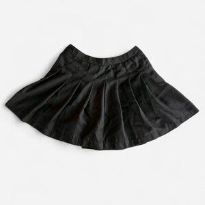 Black pleated mini schoolgirl skirt
